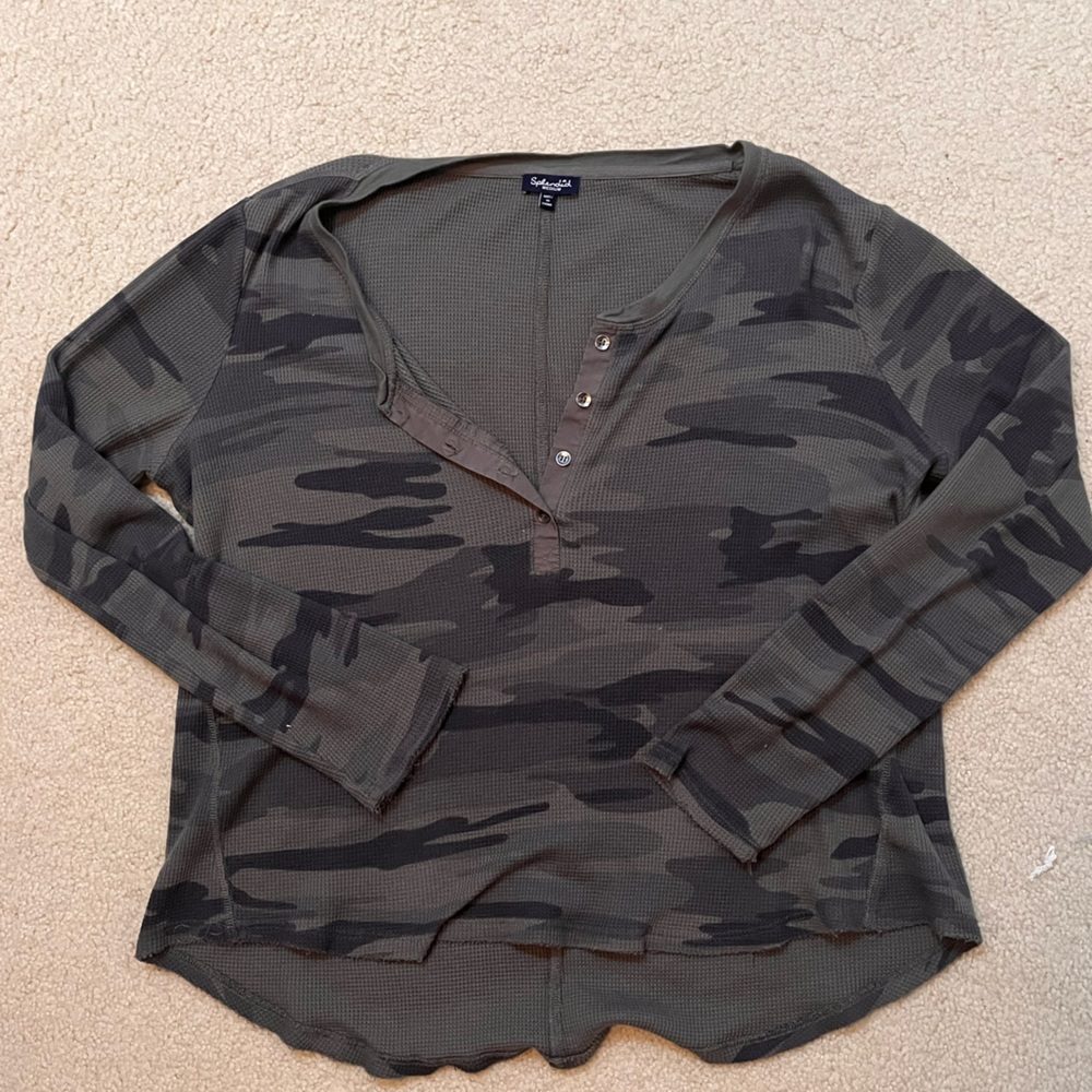 Camo waffle textures top